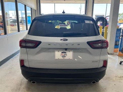 New 2025 Ford Escape ST-Line w/ Cold Weather Package image 4