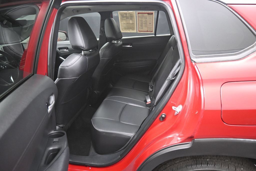 Used 2023 Toyota Corolla Cross XLE w/ Convenience Package FWD image 28