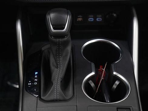 Used 2024 Toyota Highlander LE image 21