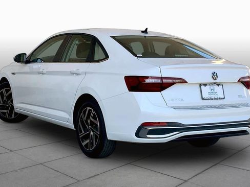 Used 2023 Volkswagen Jetta SEL FWD image 12
