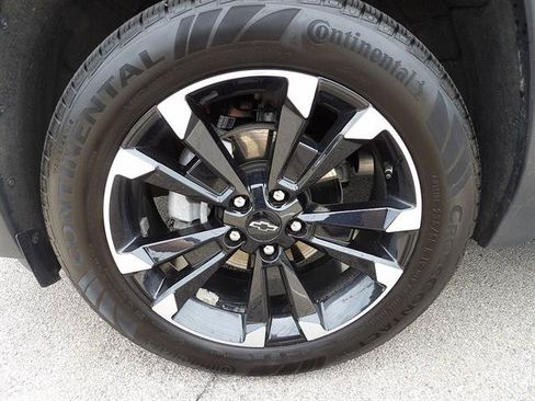 Certified 2025 Chevrolet Equinox RS w/ Safety and Technology Package AWD/4WD image 9