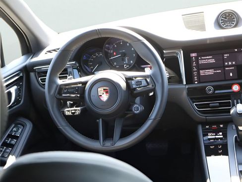 Used 2026 Porsche Macan AWD/4WD image 20