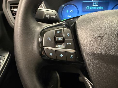 Used 2025 Ford Escape Platinum image 17