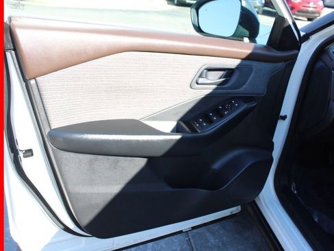 Certified 2023 Nissan Rogue S image 18