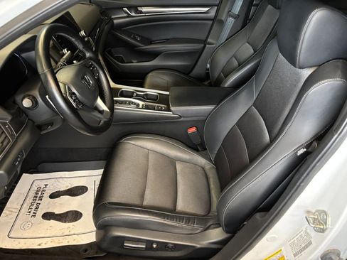 Used 2018 Honda Accord Sport image 19