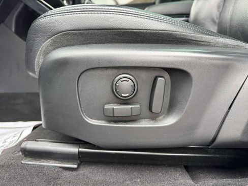 Used 2020 Land Rover Range Rover Evoque SE image 24