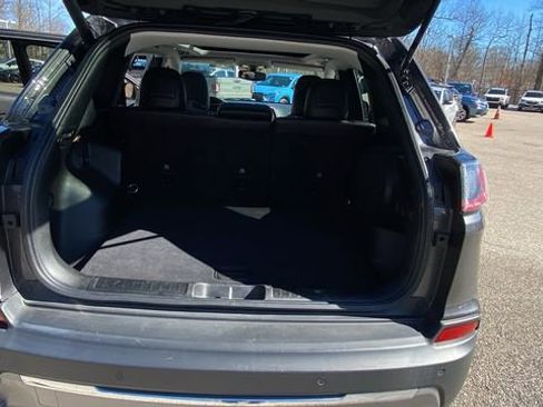 Used 2019 Jeep Cherokee Limited AWD/4WD image 32