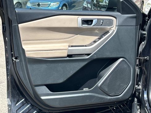 Used 2023 Ford Explorer XLT w/ Equipment Group 202A image 16