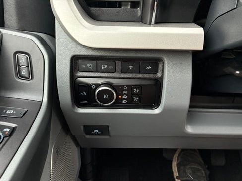 Used 2024 Ford F250 XLT w/ XLT Premium Package AWD/4WD image 26