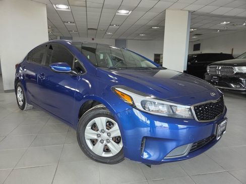 Used 2017 Kia Forte LX FWD image 1