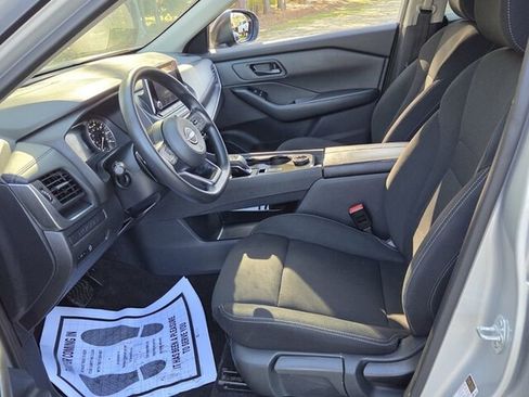 Used 2024 Nissan Rogue S image 6