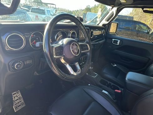 Used 2021 Jeep Wrangler Unlimited Sahara image 24