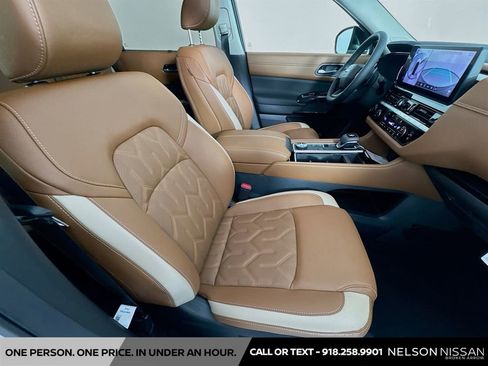 New 2026 Nissan Pathfinder Platinum image 30