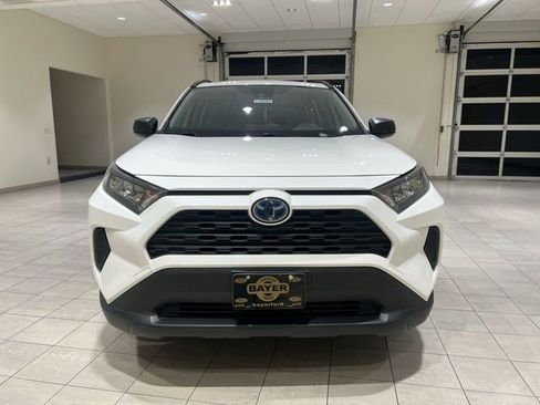 Used 2022 Toyota RAV4 LE image 8
