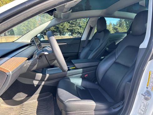 Used 2022 Tesla Model 3 Long Range AWD/4WD image 4