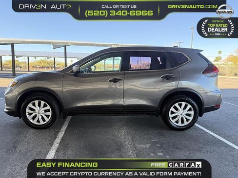 Used 2018 Nissan Rogue S image 4