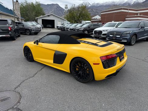 Used 2017 Audi R8 V10 AWD/4WD image 3