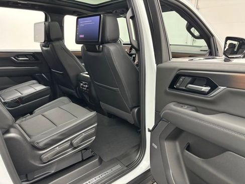 New 2026 GMC Yukon XL Denali w/ Denali Reserve Package image 40