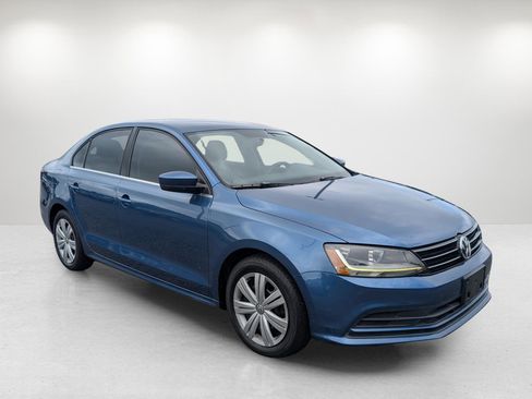 Used 2017 Volkswagen Jetta S image 3