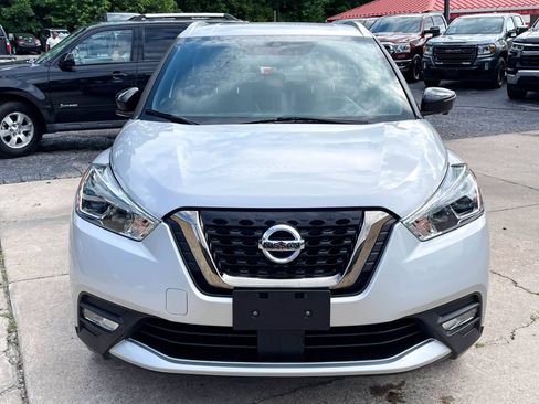 Used 2020 Nissan Kicks SR w/ SR Premium Package FWD image 7