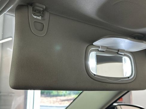 Used 2016 Jeep Cherokee Sport FWD image 35