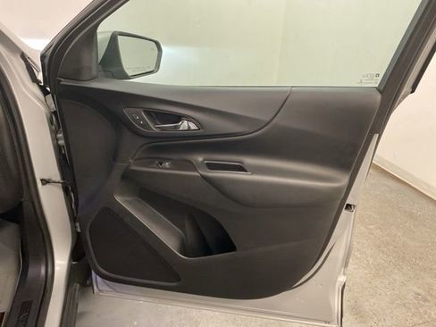 Used 2019 Chevrolet Equinox LT w/ Driver Convenience Package AWD/4WD image 23