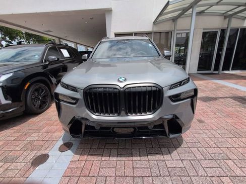 Used 2026 BMW X7 xDrive40i w/ M Sport Package AWD/4WD image 2