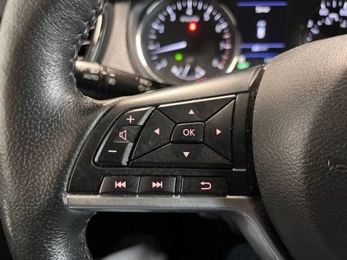 Used 2019 Nissan Rogue SL w/ Premium Package image 22