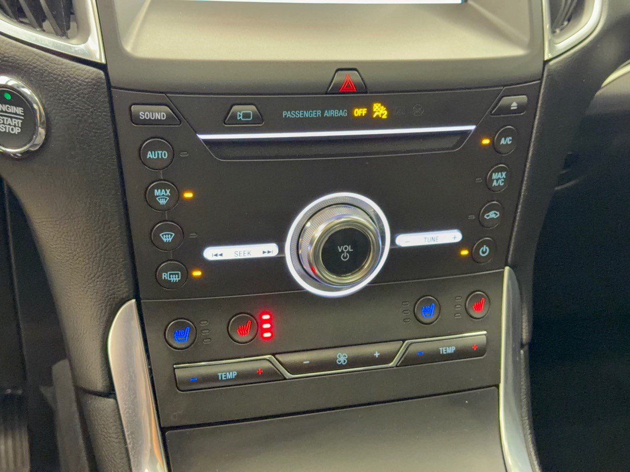 Used 2019 Ford Edge Titanium w/ Equipment Group 301A FWD image 22