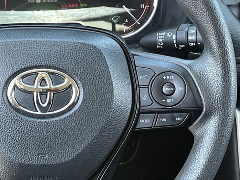 Used 2024 Toyota RAV4 XLE AWD/4WD image 14