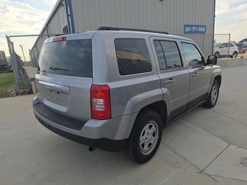 Used 2017 Jeep Patriot Sport w/ Power Value Group image 16