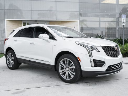 Used 2025 Cadillac XT5 Premium Luxury AWD/4WD image 3