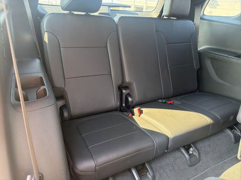 Used 2023 Chevrolet Traverse High Country AWD/4WD image 30