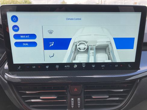 Used 2024 Ford Escape ST-Line Elite w/ Premium Technology Package image 17