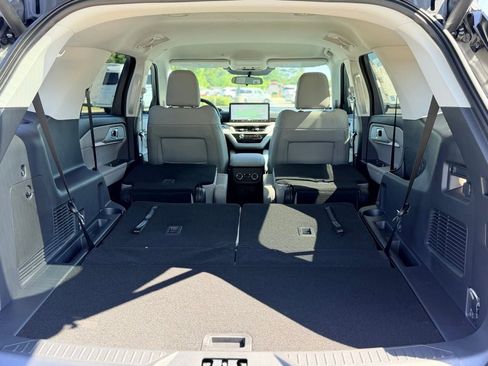 New 2026 Ford Explorer Active RWD image 31
