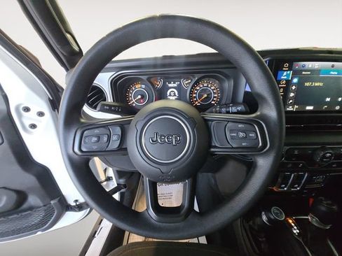Used 2025 Jeep Wrangler Sport AWD/4WD image 13