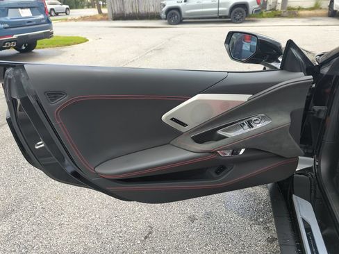 Used 2022 Chevrolet Corvette Stingray Premium Cpe w/ Z51 Performance Package RWD image 13