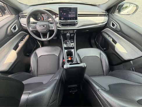 Used 2024 Jeep Compass Latitude AWD/4WD image 23