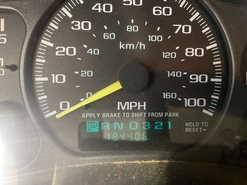 Used 2001 Chevrolet Silverado 3500 4x4 Regular Cab w/ Snow Plow Prep Pkg image 15