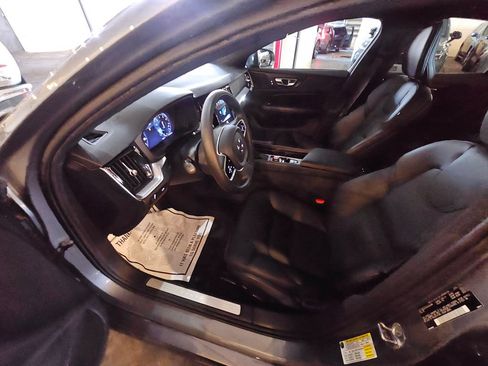 Used 2020 Volvo S60 T6 Momentum w/ Protection Package AWD/4WD image 17