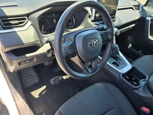 Used 2025 Toyota RAV4 XLE AWD/4WD image 15
