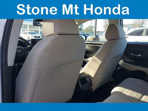 Used 2025 Honda HR-V LX image 9