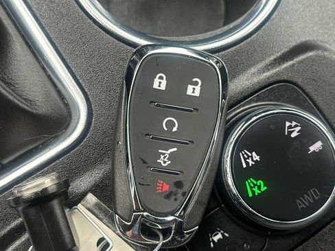 Certified 2023 Chevrolet Traverse LT AWD/4WD image 38