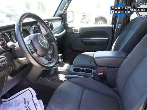 Certified 2021 Jeep Gladiator Sport image 17