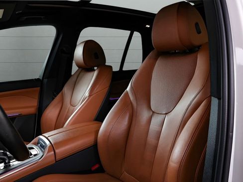 Used 2021 BMW X5 xDrive40i w/ M Sport Package image 43