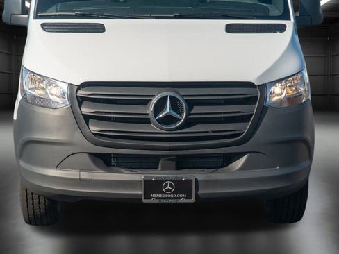 Used 2024 Mercedes-Benz Sprinter 2500 image 12