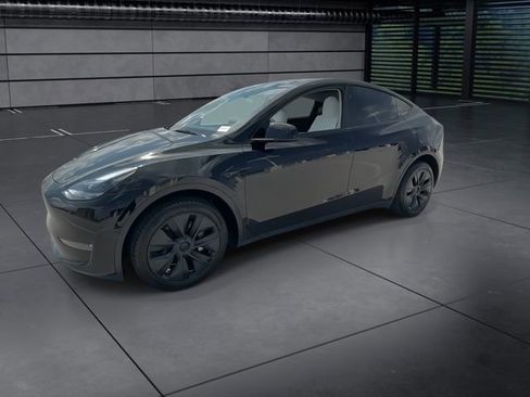 Used 2025 Tesla Model Y Long Range AWD/4WD image 4