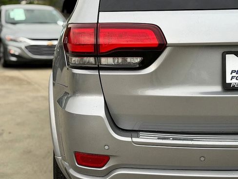 Used 2021 Jeep Grand Cherokee Laredo X image 14