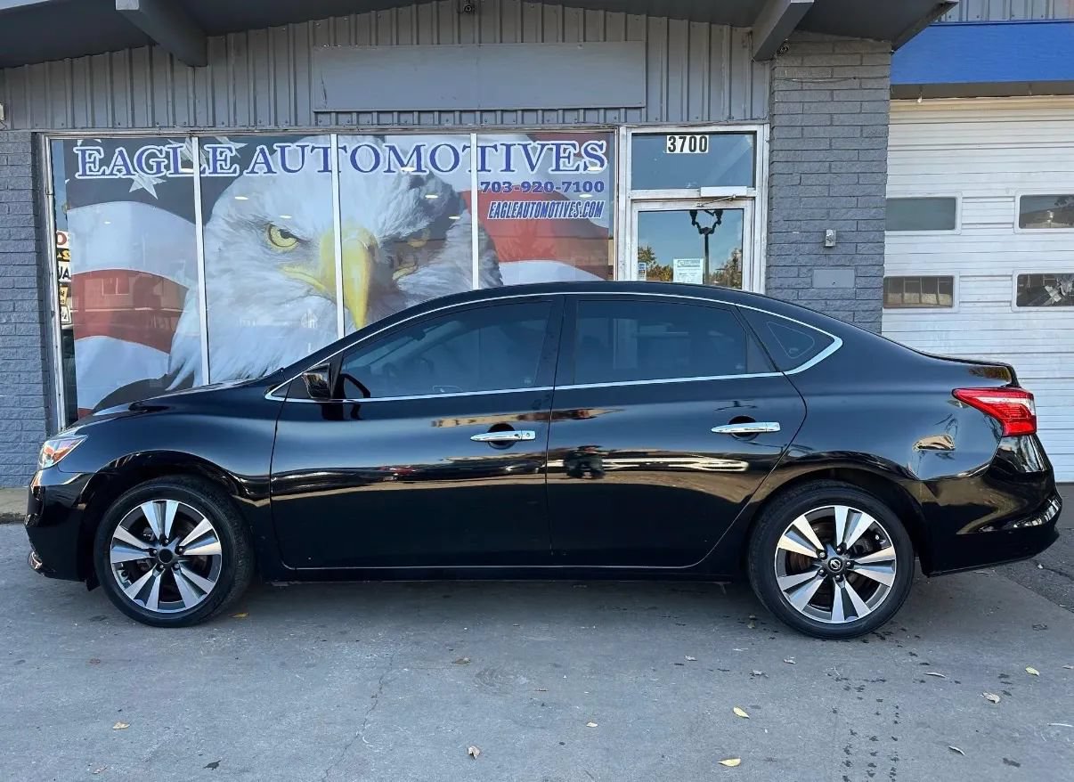 Used 2019 Nissan Sentra SV w/ Special Edition Package FWD image 2