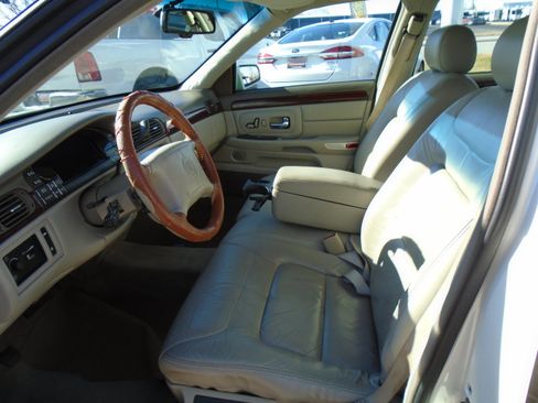 Used 1998 Cadillac De Ville image 11